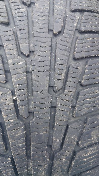 Зимова гума 235 65 18
