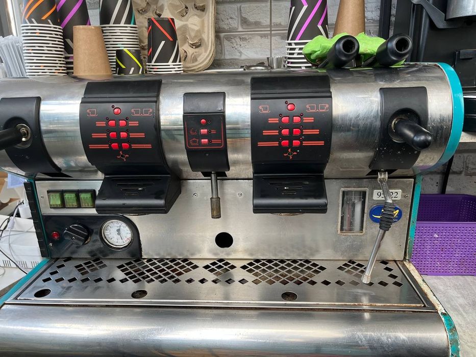 Професійна економна кавоварка