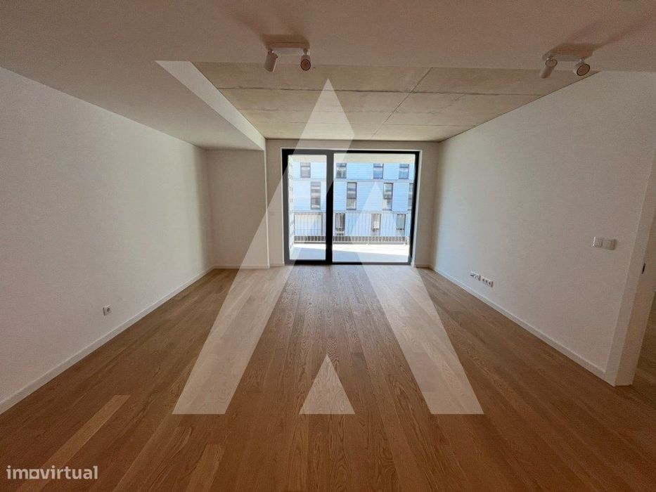 Apartamento T1 no empreendimento DOCA Praia da Barra.