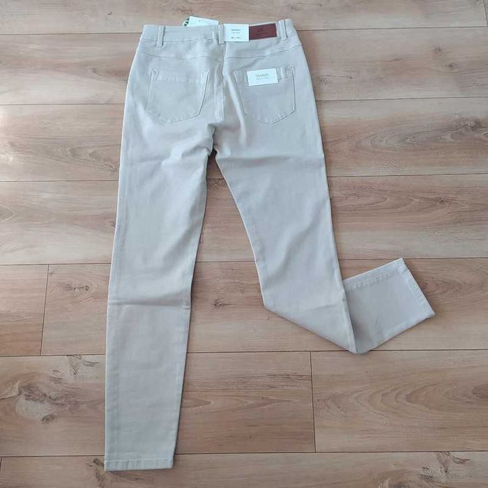 Spodnie dżinsy jeansy kremowe beżowe 38 M