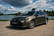 Toyota Corolla 1.2 Turbo Comfort + Style + Tech | 2kpl. kół