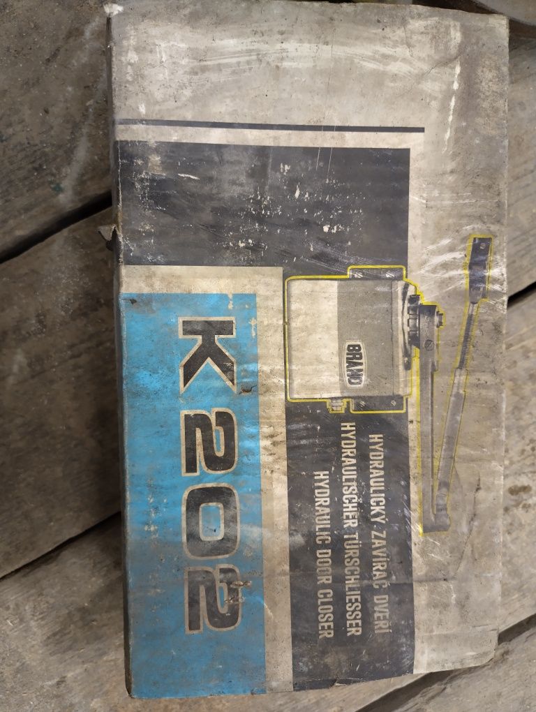 Samozamykacz/domykacz BRANO K202 Czechosłowacja PRL