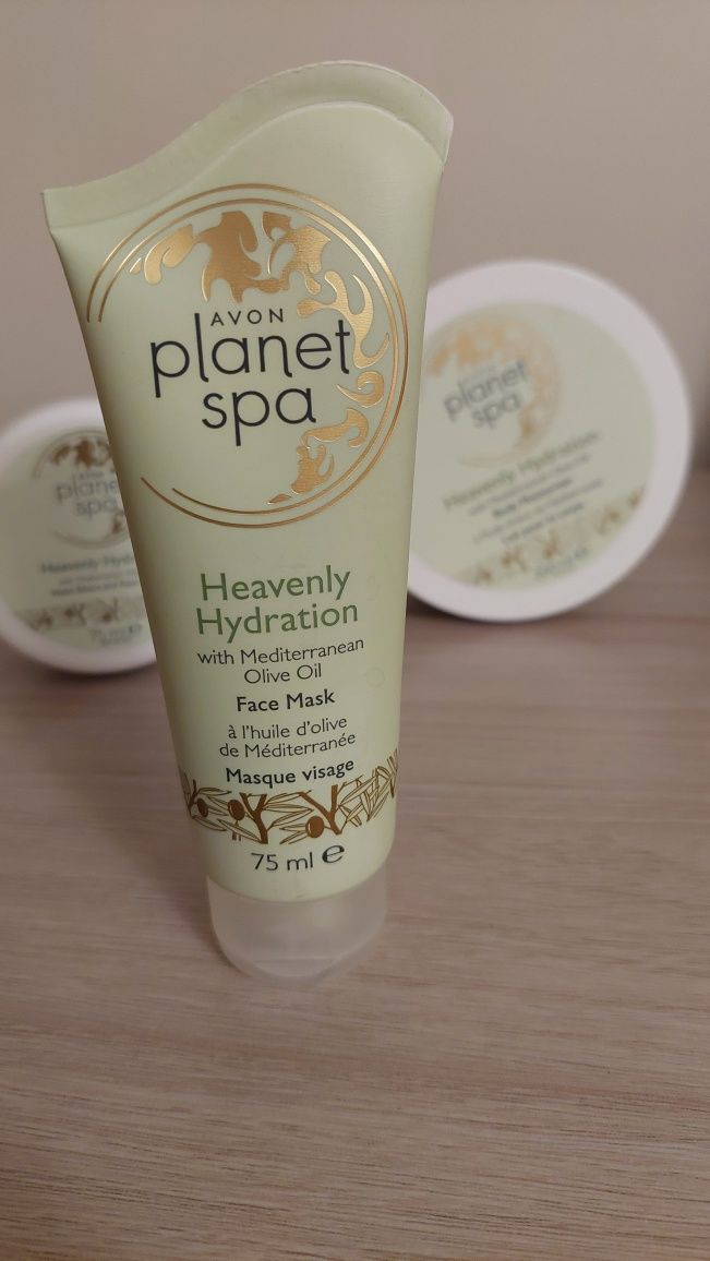 Zestaw oliwkowy Avon planet spa