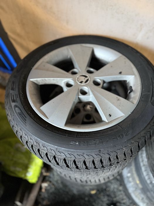 Oryginalne koła zimowe skoda octavia 3 5x112 16/205/55