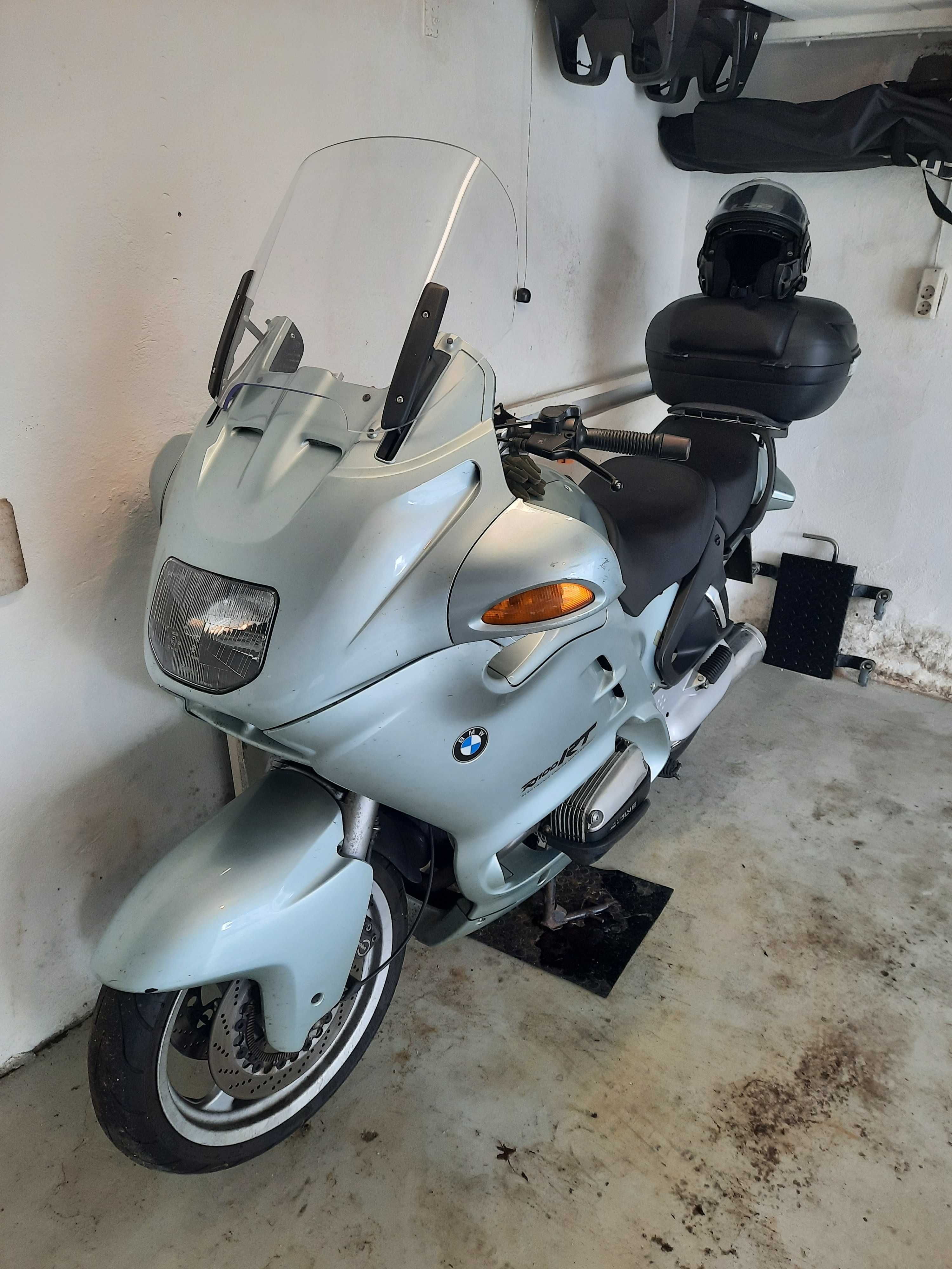 ...BMW R1100RT...