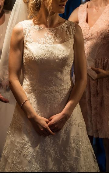 Koronkowa suknia ślubna stan idealny kolor jasny ecru rozmiar 38 Agnes