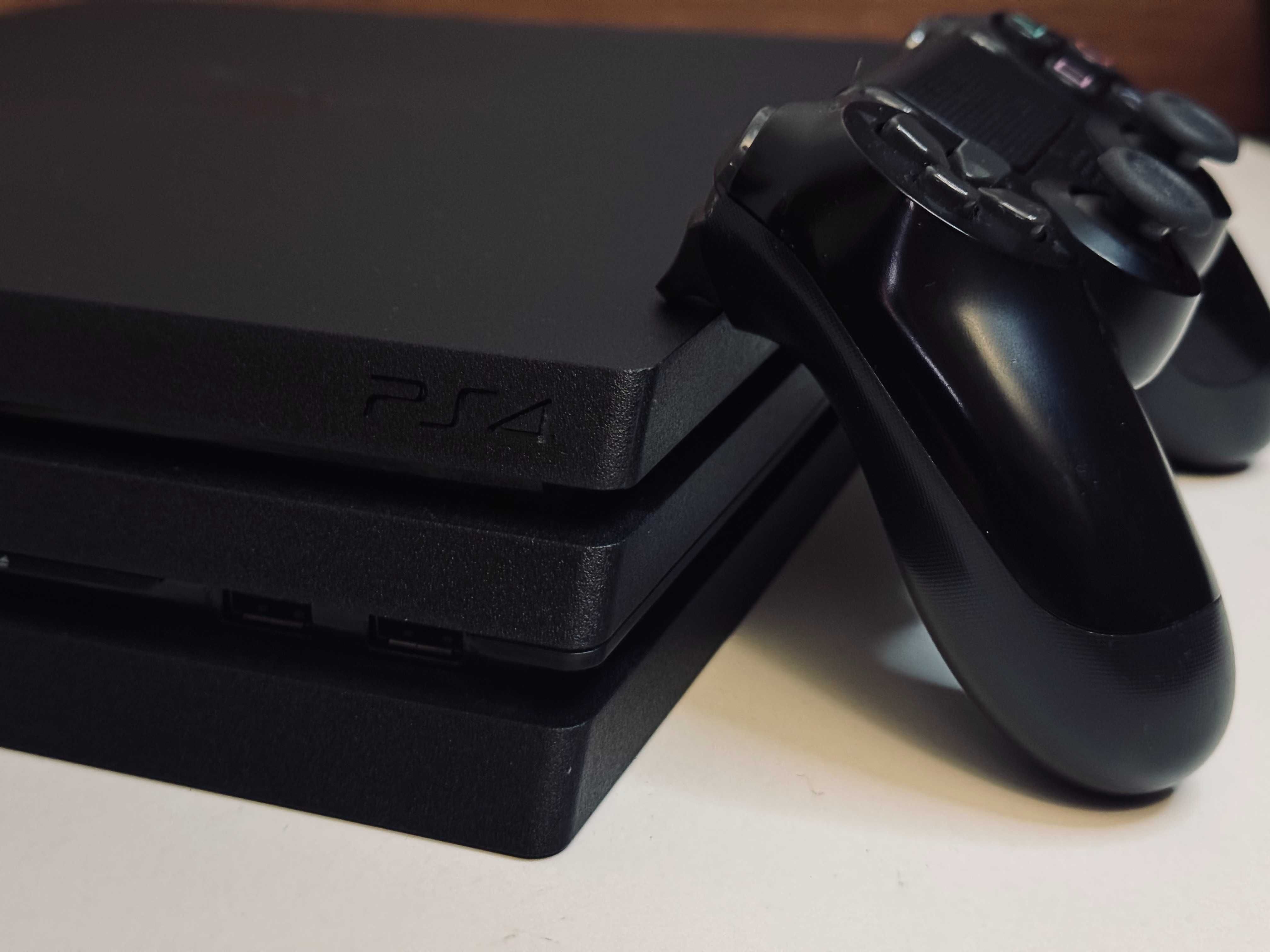 Konsola PlayStation 4 Pro PS4 Pro 1TB CUH-7216B z Padem
