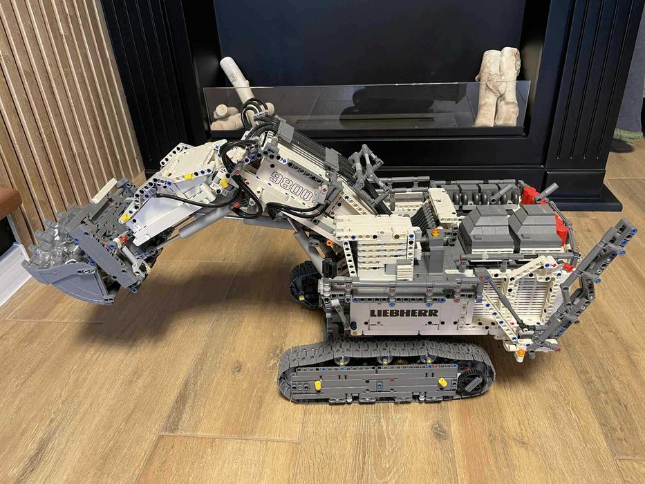 LEGO Technic - Koparka Liebherr 42100