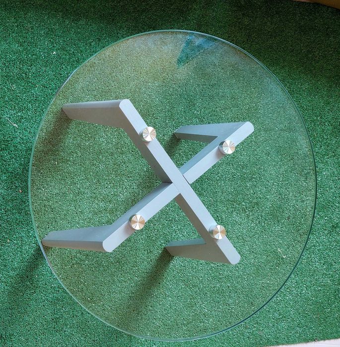 Mesa de apoio com tampo em vidro