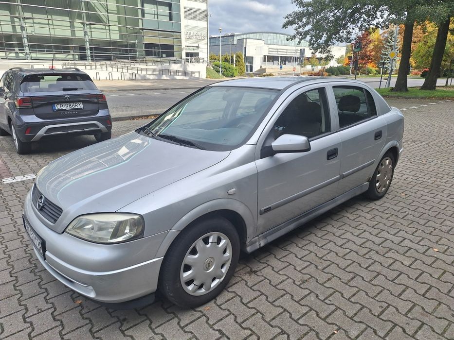 Opel Astra II 1.6 16V benzyna rok 99 hak 5 drzwi