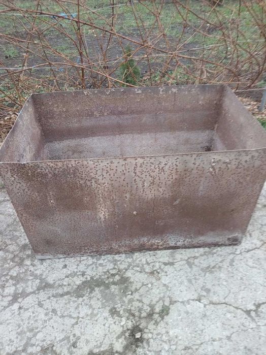 Бак  металевий       .
