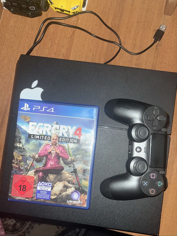 продам ps4 Fat в отличном состоянии