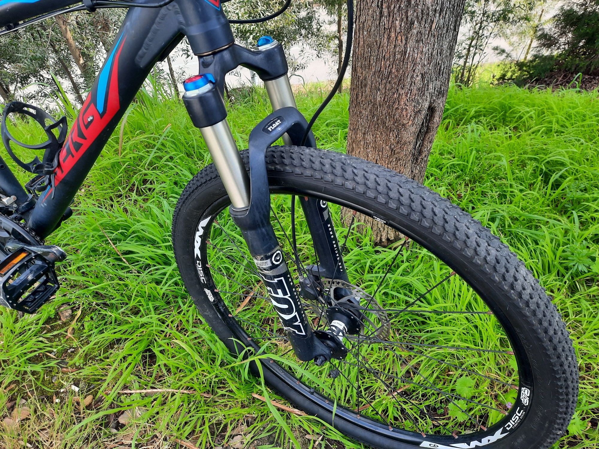 Btt 27.5 com suspensão fox