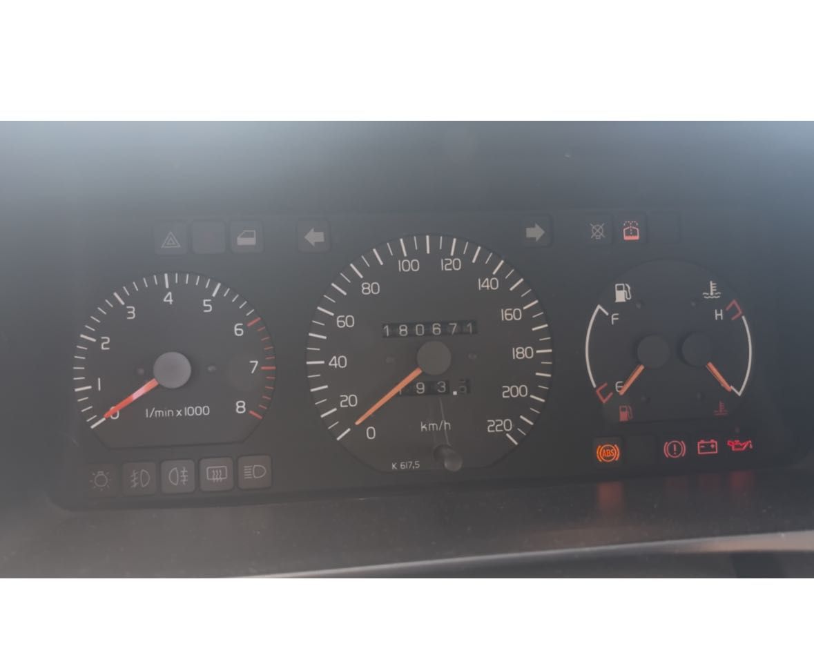 Volvo 460L veiculo