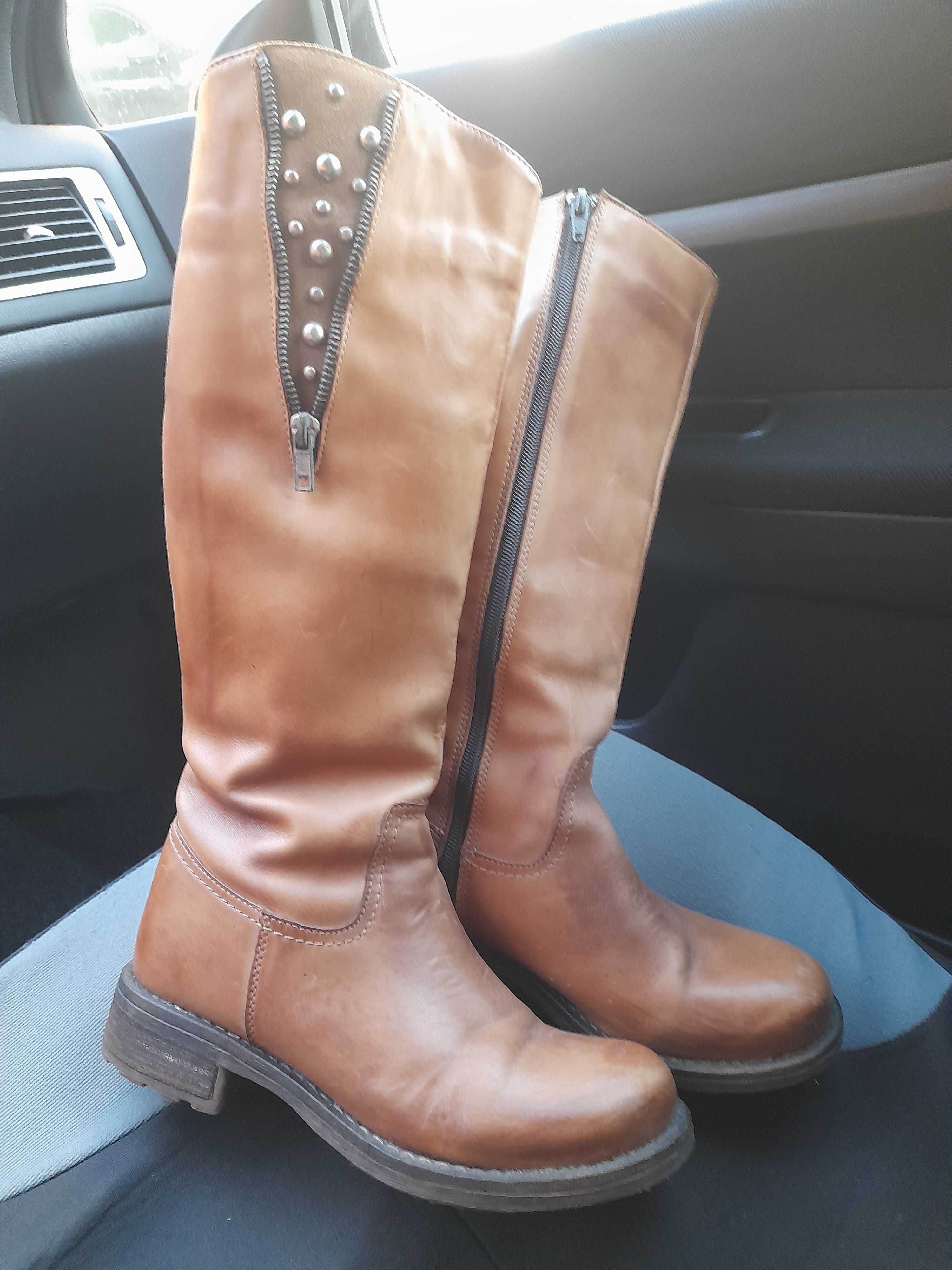 Botas de couro numero 37