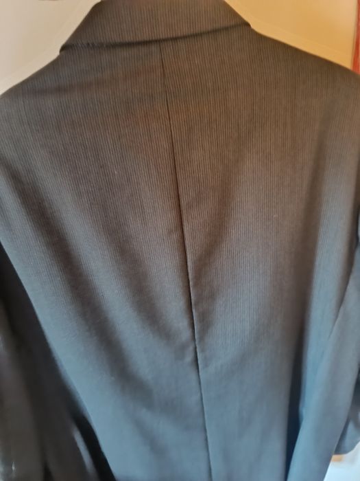 Fato cinzento da marca Milano