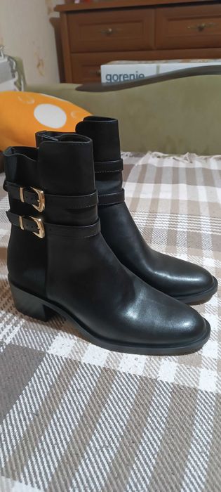 Ботинки очень,Zara