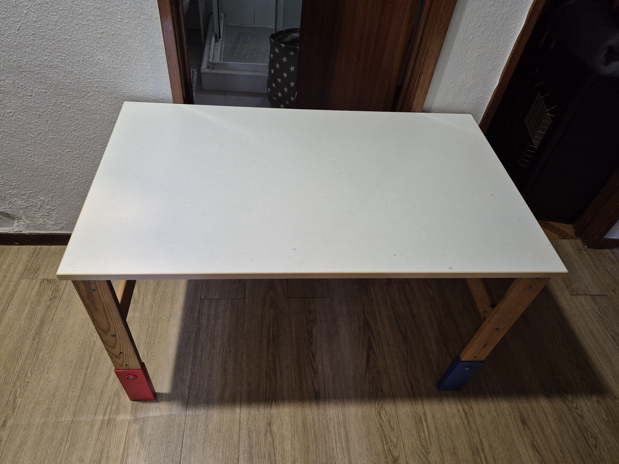 Mesa secretária criança  ikea pahl