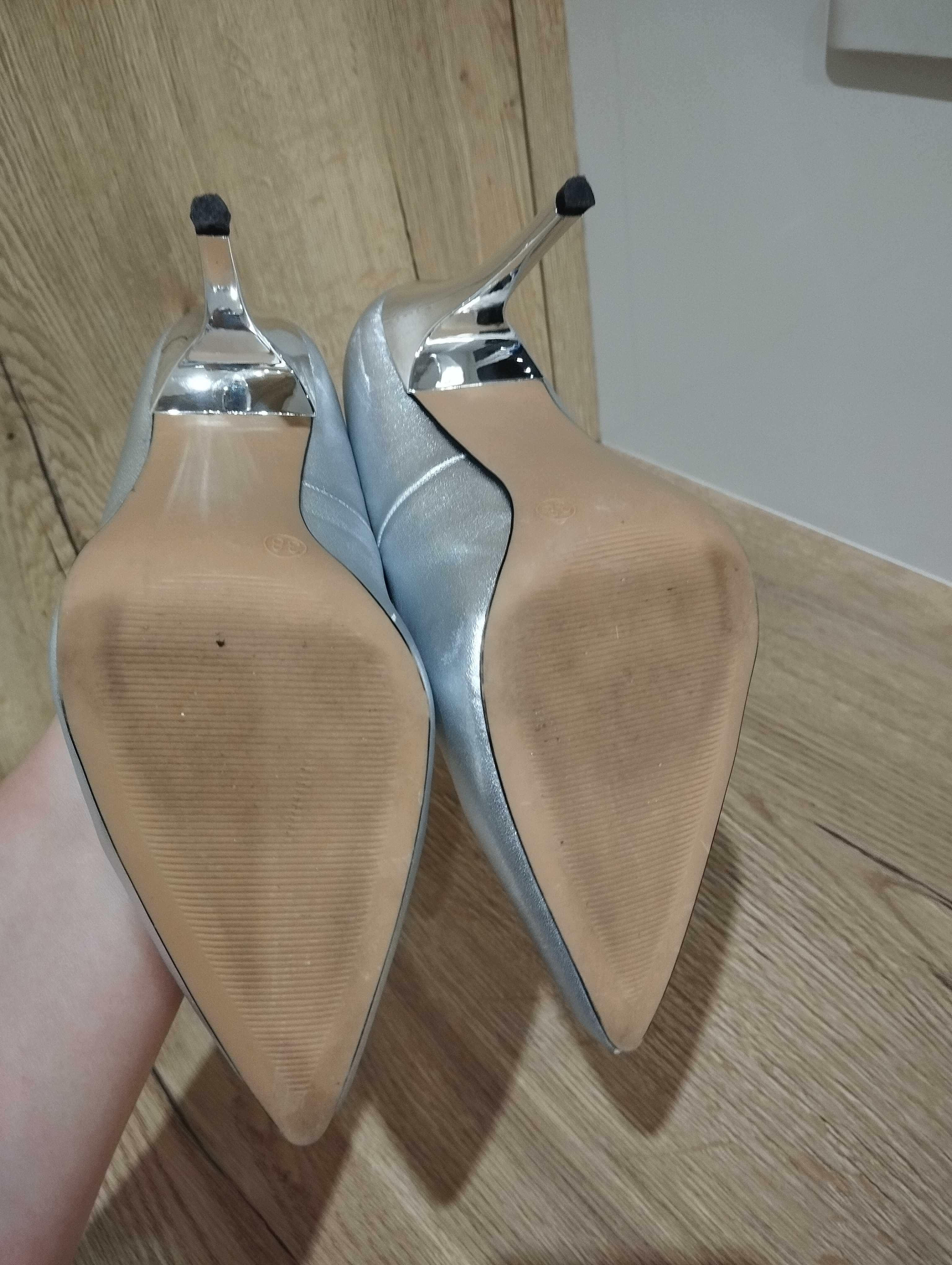 NOWE buty, szpilki srebrne 38