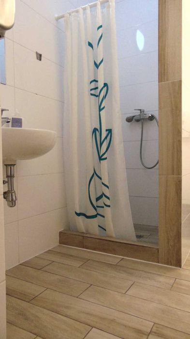 Kwatera w pokoju wieloosobowym: czynsz/dzień. Czytaj szczegóły*