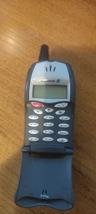 Телефон Ericsson t20e.