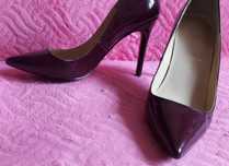 Bordowe szpilki Christian Louboutin 37 czerwona podeszwa