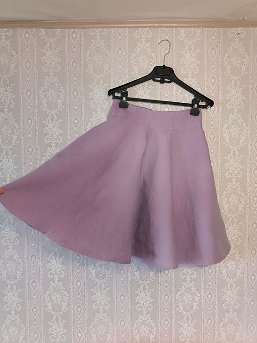 Юбка - кльош. Бузкового кольору. З фатіном та підкладкою.