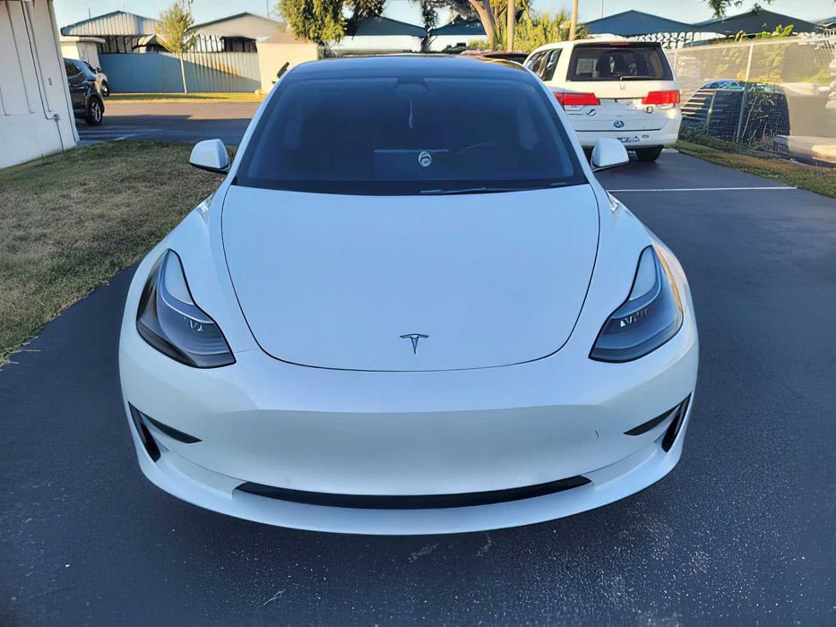 Tesla Model 3      2022