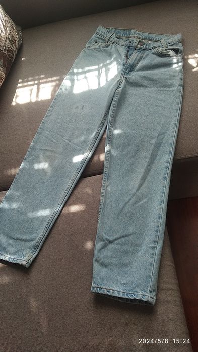 Жіночі джинси бренд Левіс