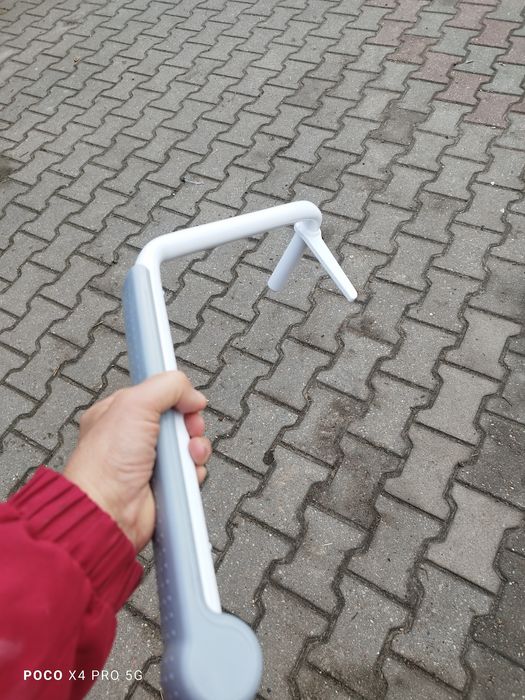 Podłokietnik od nakładki na sedes