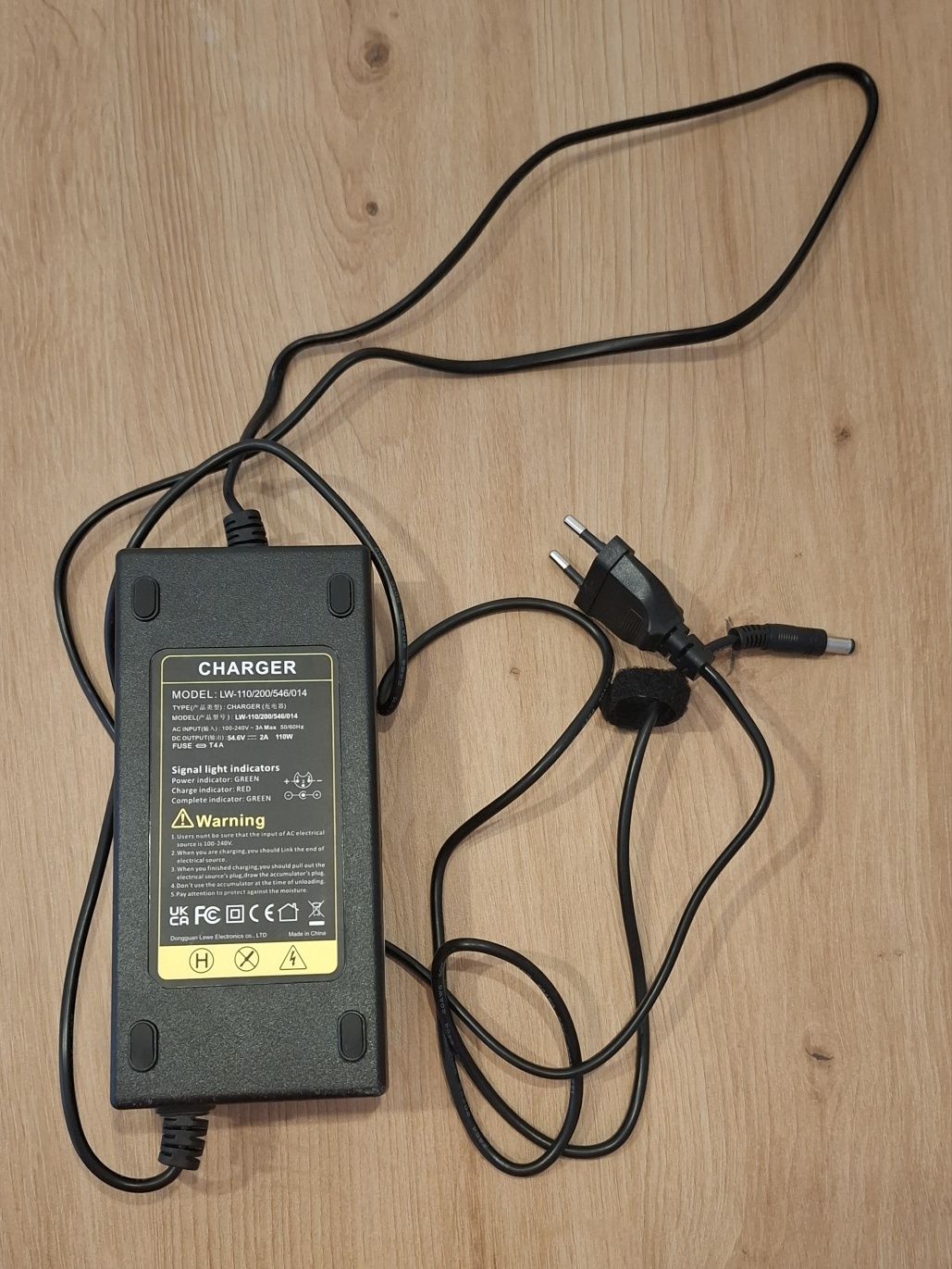 Carregador 54.6 v. NOVO