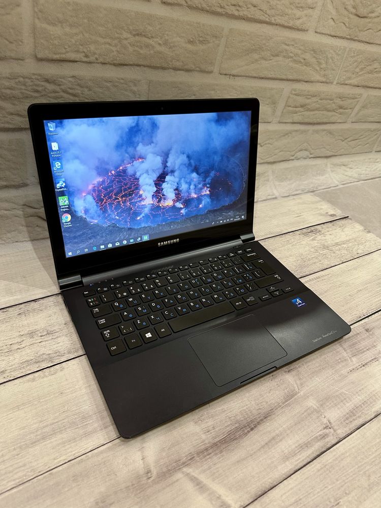 Сенсорний ноутбук Samsung NP915S3G 13.3’’ Quad-Core 4GB ОЗУ/128GB SSD