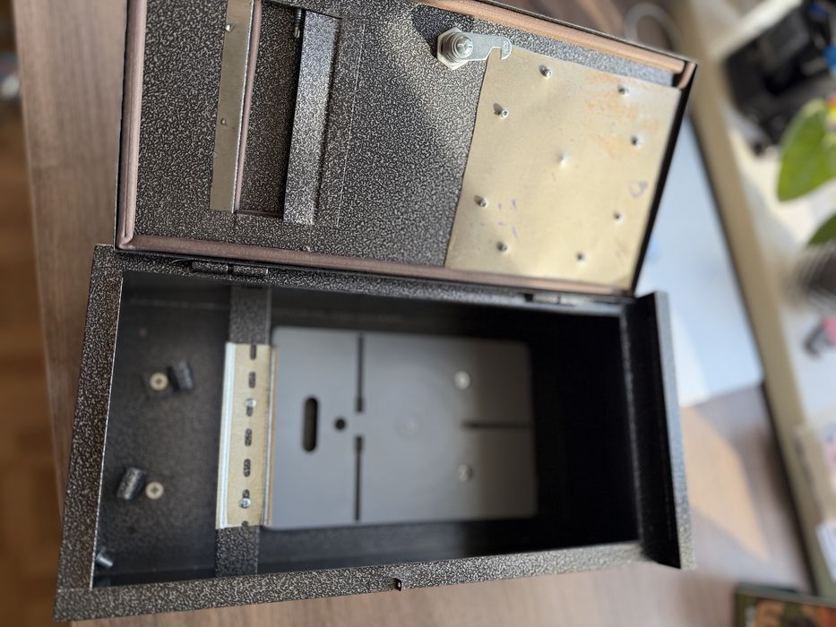 Ящик металевий під електролічильник