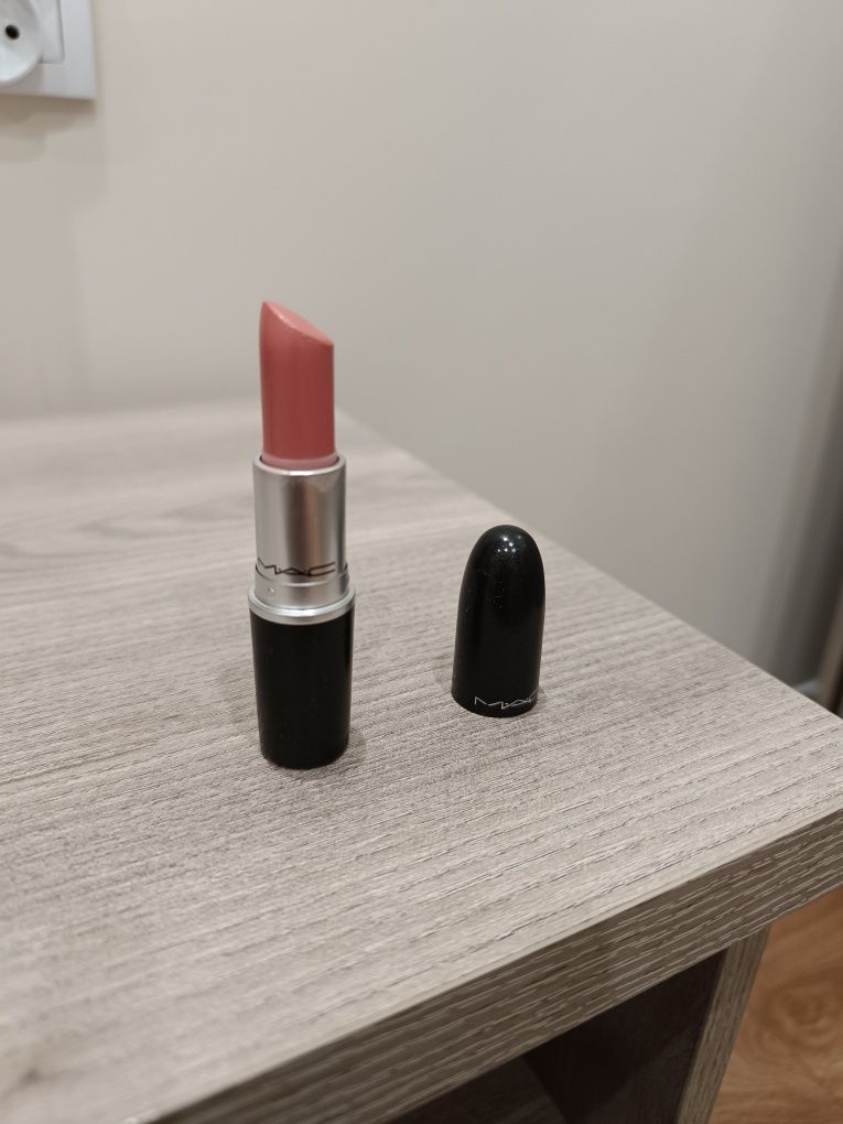 Mac Pomadka Peach Blossom Cremeshen 216Lipstick