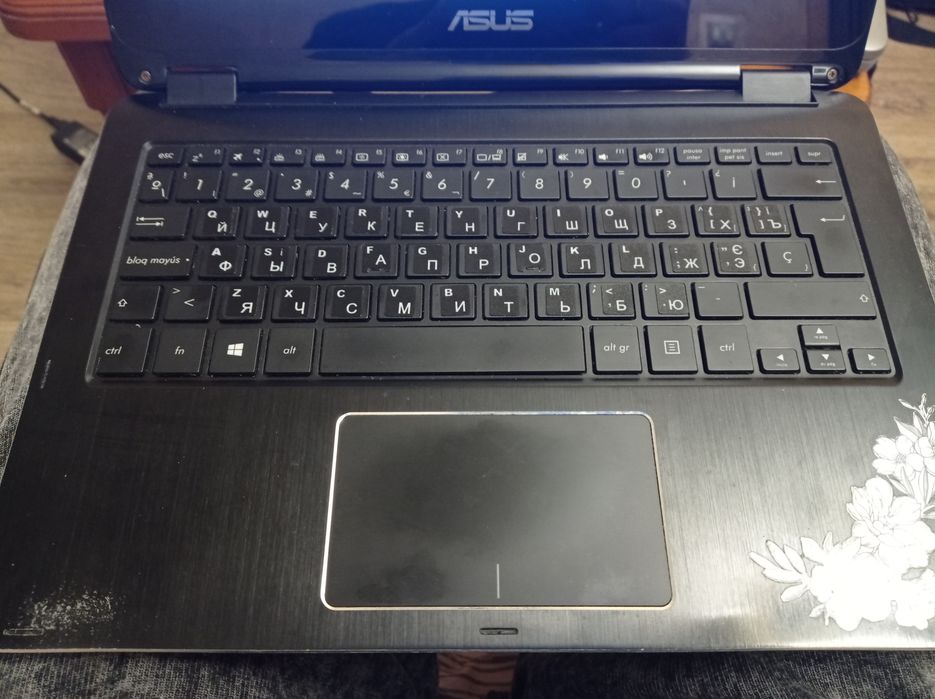Продам ноут asus flip tp301ua