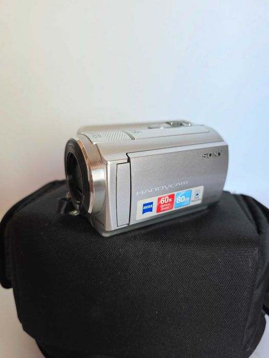 Цифровая видеокамера Sony DCR-SR68E сумка