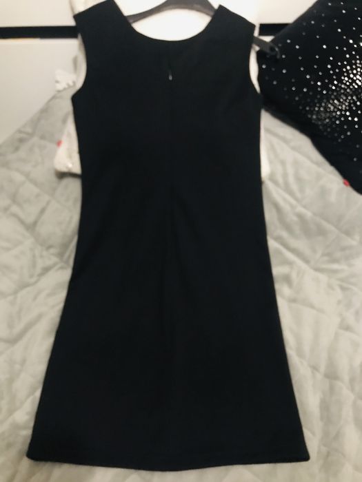 Sukienka z dżetami reserved