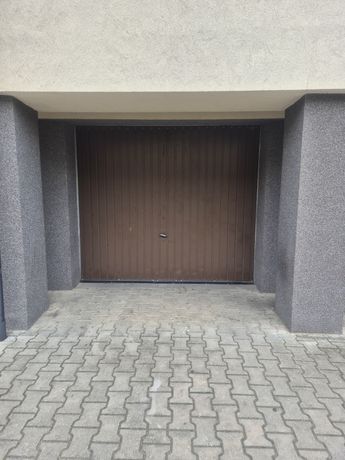 Sprzedam Garaz centrum miasta otwierany pilotem