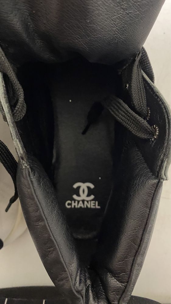 Продам кросівки Chanel