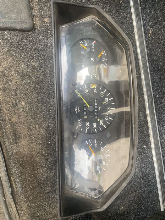 Запчасти мпрседес 124 спидометр
