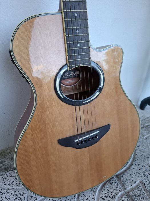 Guitarra Yamaha APX500 III