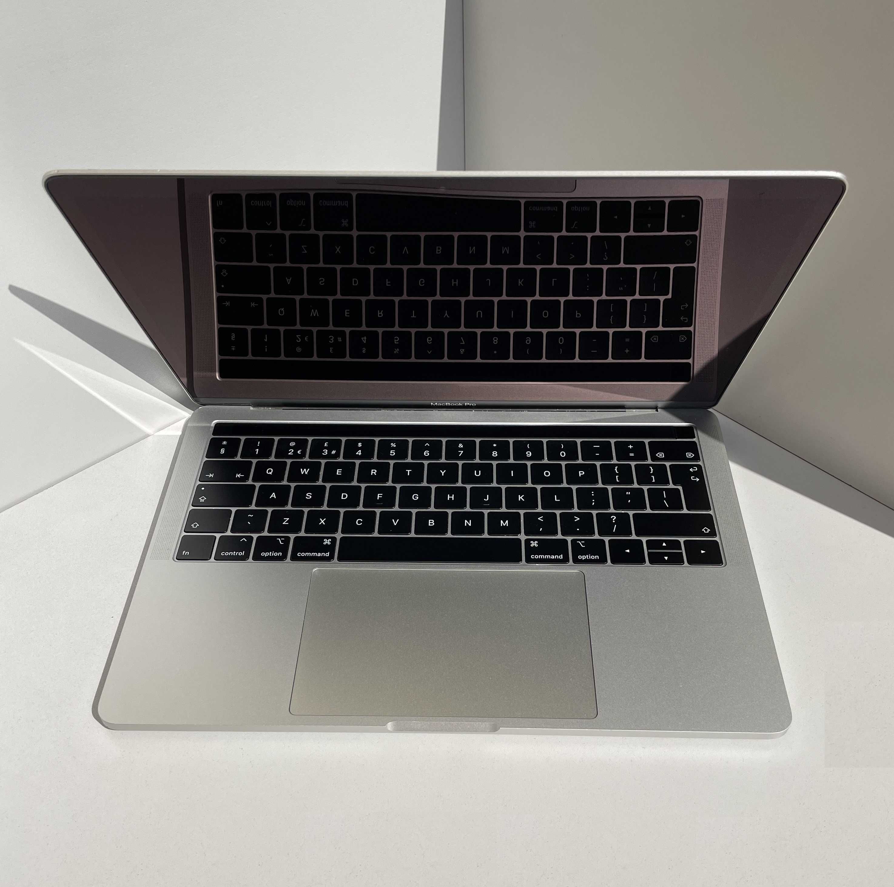 Macbook pro 13 2019 touchbar тачбар Apple макбук 500$