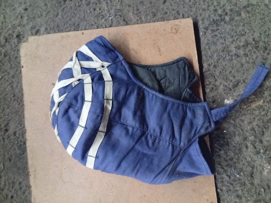 Підшлемнік, шапка для маляра, монтажника.