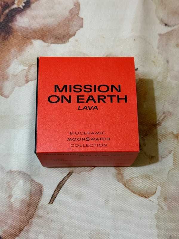 Omega x Swatch Lava SO33O100 Ognisty Design 2024