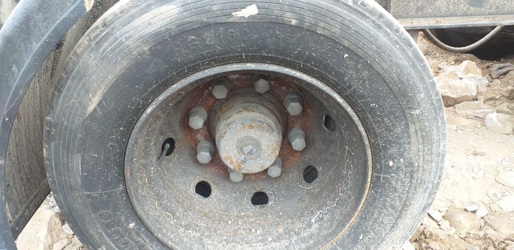 Przyczepa naczepa Osie rolnictwo transport  i innne