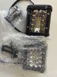 Nowe powystawowe halogeny LED offroad z uchwytami montażowymi (2