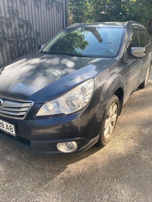 Subaru Outback 2011 г.в.-2.5 л.,газ, бензин,автомат.Цена 10500$.