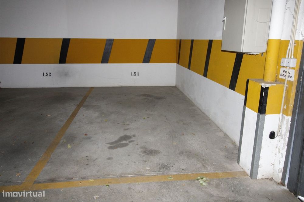 Garagem , Faro, Lagos / Arrendamento / 100 / Ref. LG030