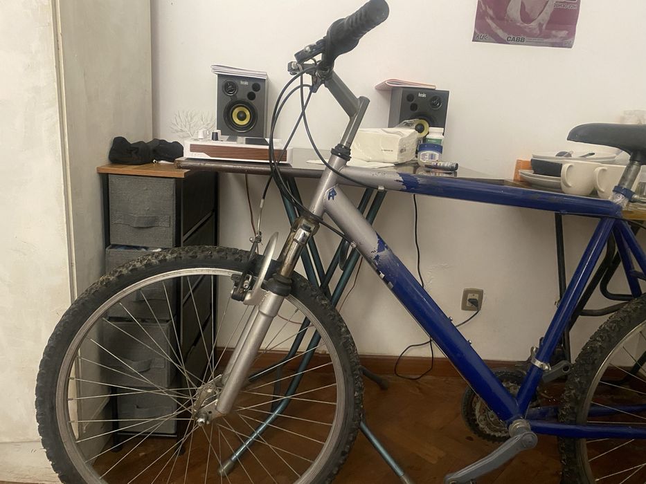 Bicicleta BTT 26’’ - Precisa de revisão na corrente