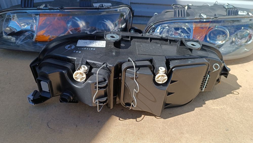 Vendo farol esquerdo de Fiat Punto ano 2003